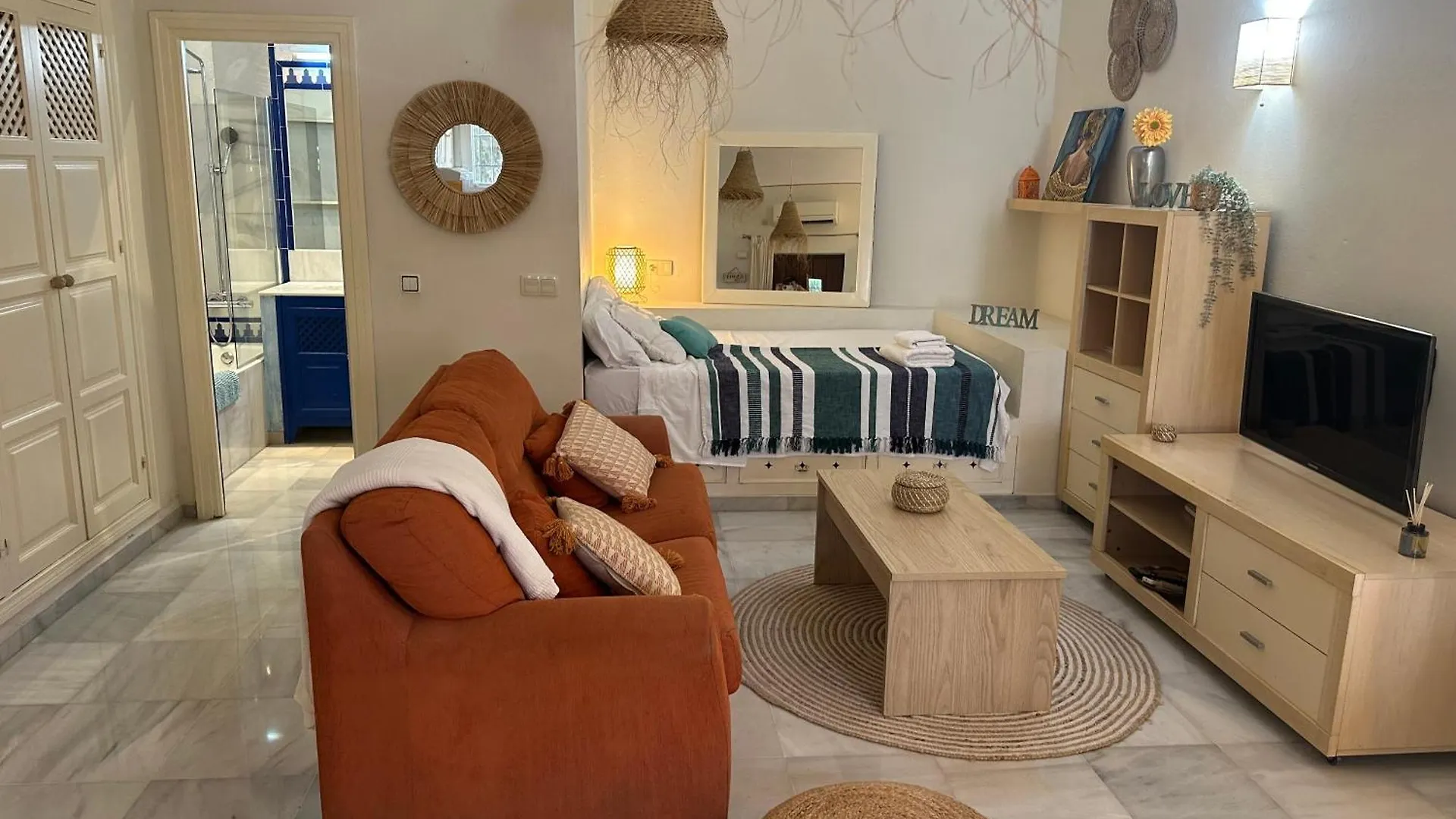 Apartment Lovely Studio In Marbella Close To Puente Romano